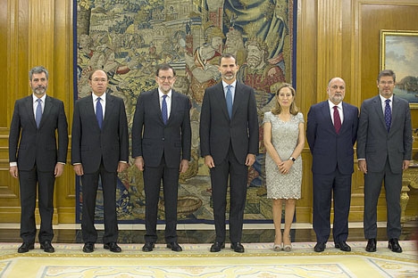 Den nya regeringen presenterades för kung Felipe innan listan offentliggjordes.